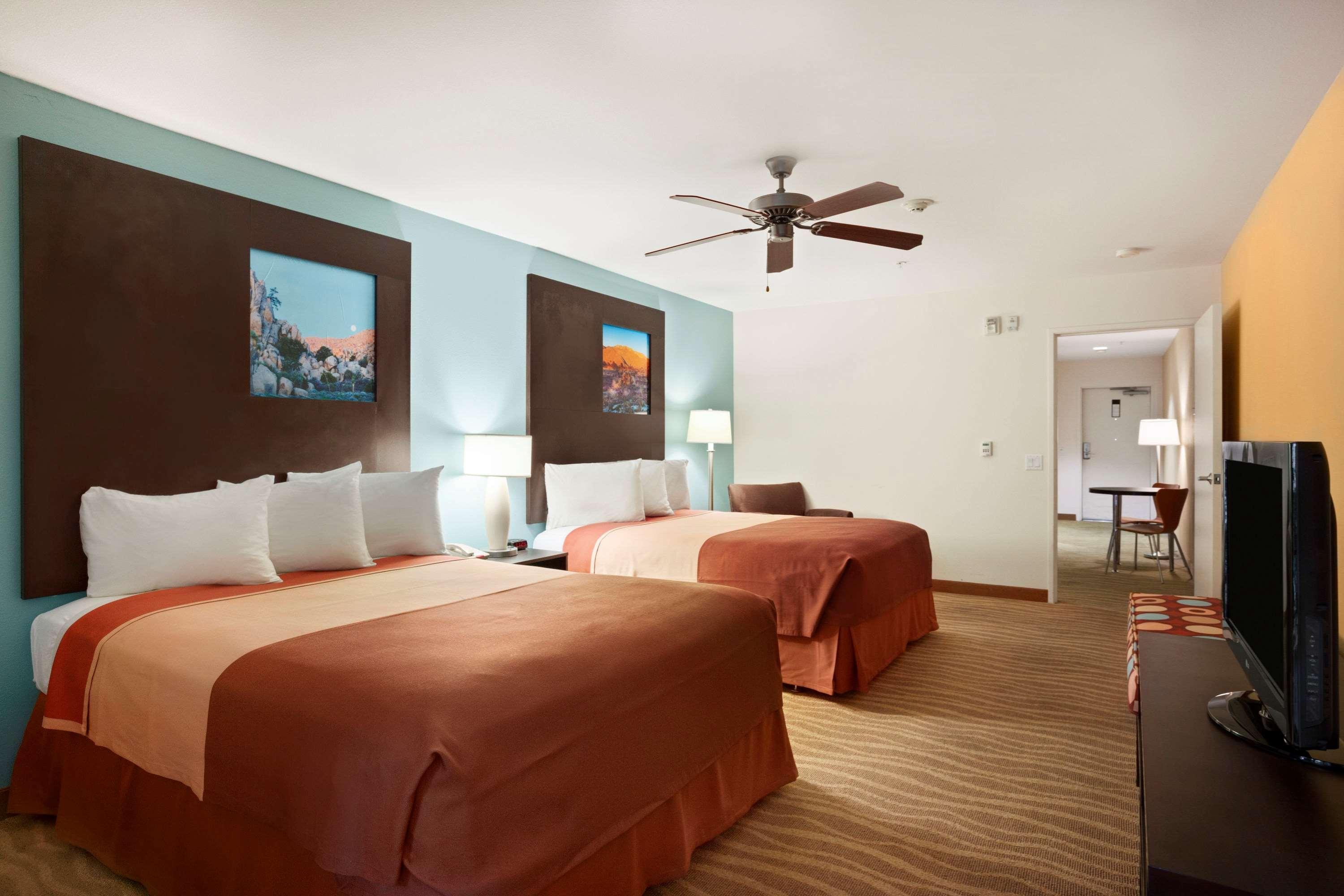 Super 8 By Wyndham Indio Hotel Exterior foto
